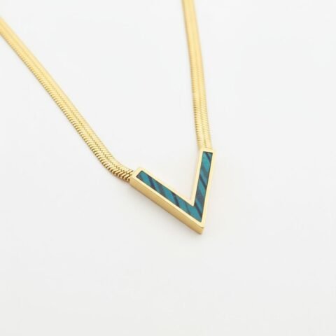 Green V pendant gold chain necklace for women daily wear